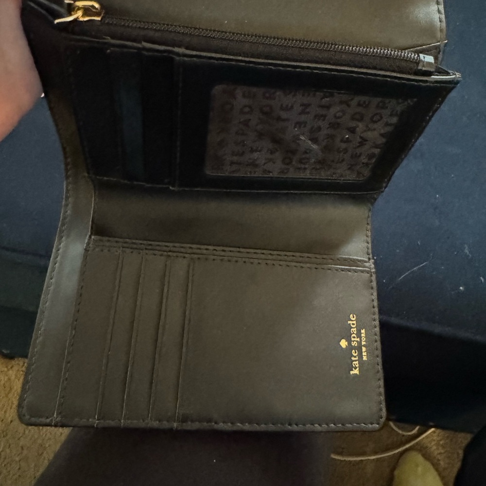 Kate Spade wallet. Like new only used once. - Picture 6 of 6